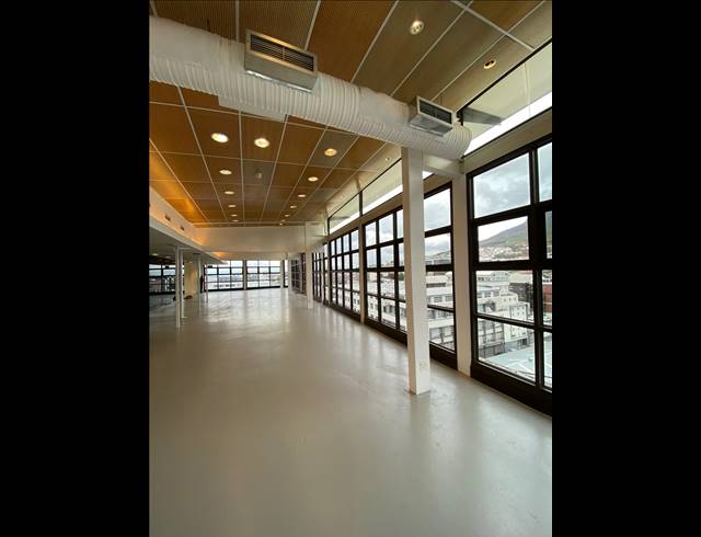 348M² OFFICE TO LET IN WOODSTOCK